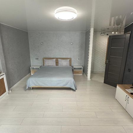 Apartcenter Люкс В Центре Гагарина Автовокзал クルィヴィーイ・リーフ エクステリア 写真